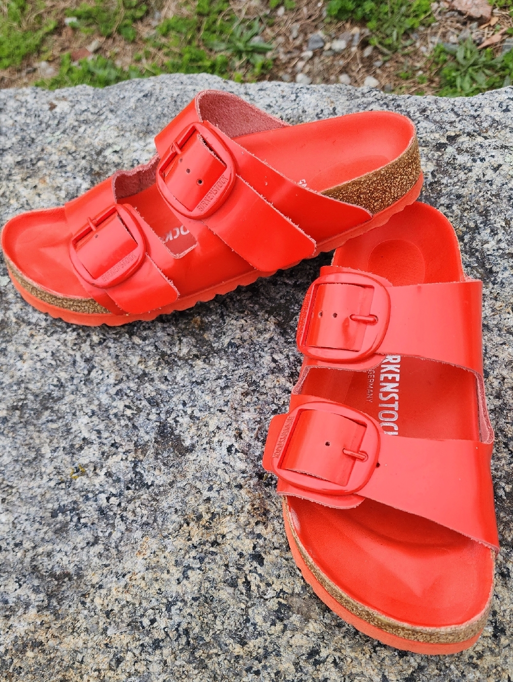 Birkenstock Big Buckle High Shine Two-Strap Arizona Sandals Tomato Red 7